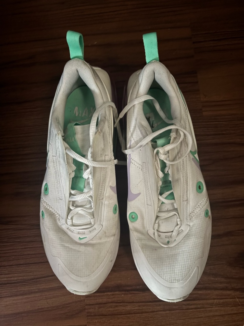 Nike Women’s White & Mint Green Sneakers